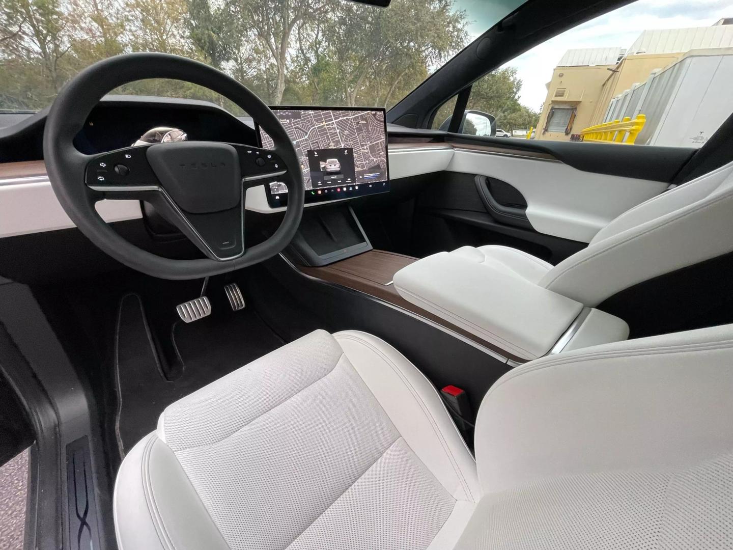 2023 Tesla Model X Long Range photo 13