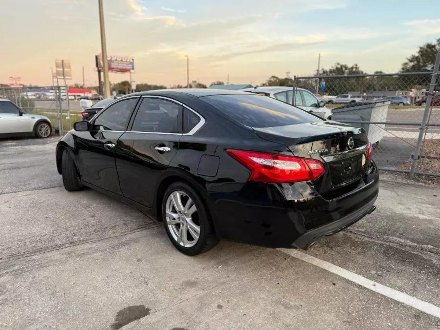 2016 Nissan Altima S photo 6