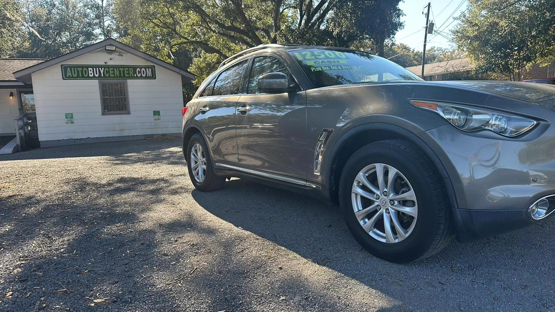 2014 INFINITI QX70 Base photo 3