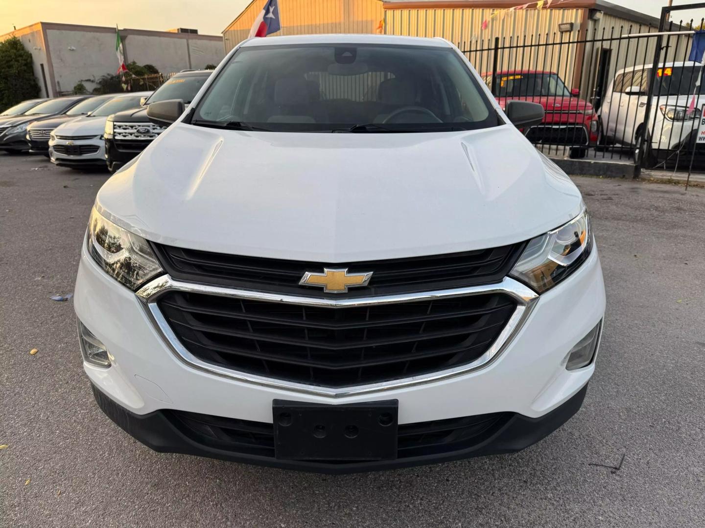 2021 Chevrolet Equinox LS photo 1