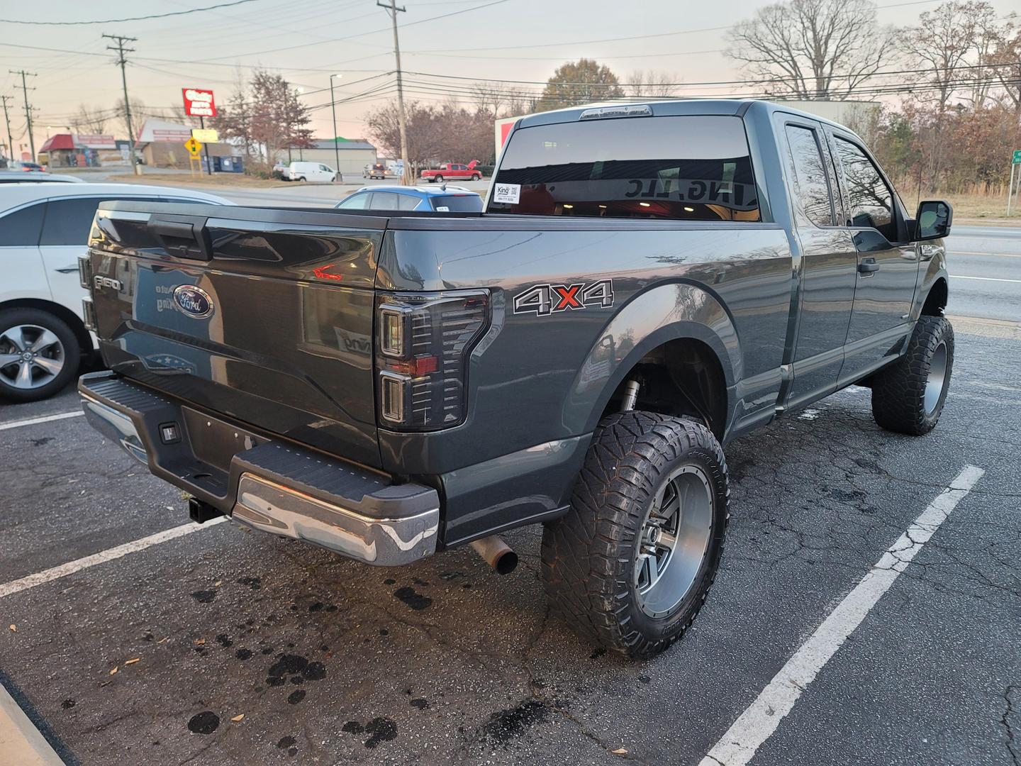 2015 Ford F-150 XLT photo 6