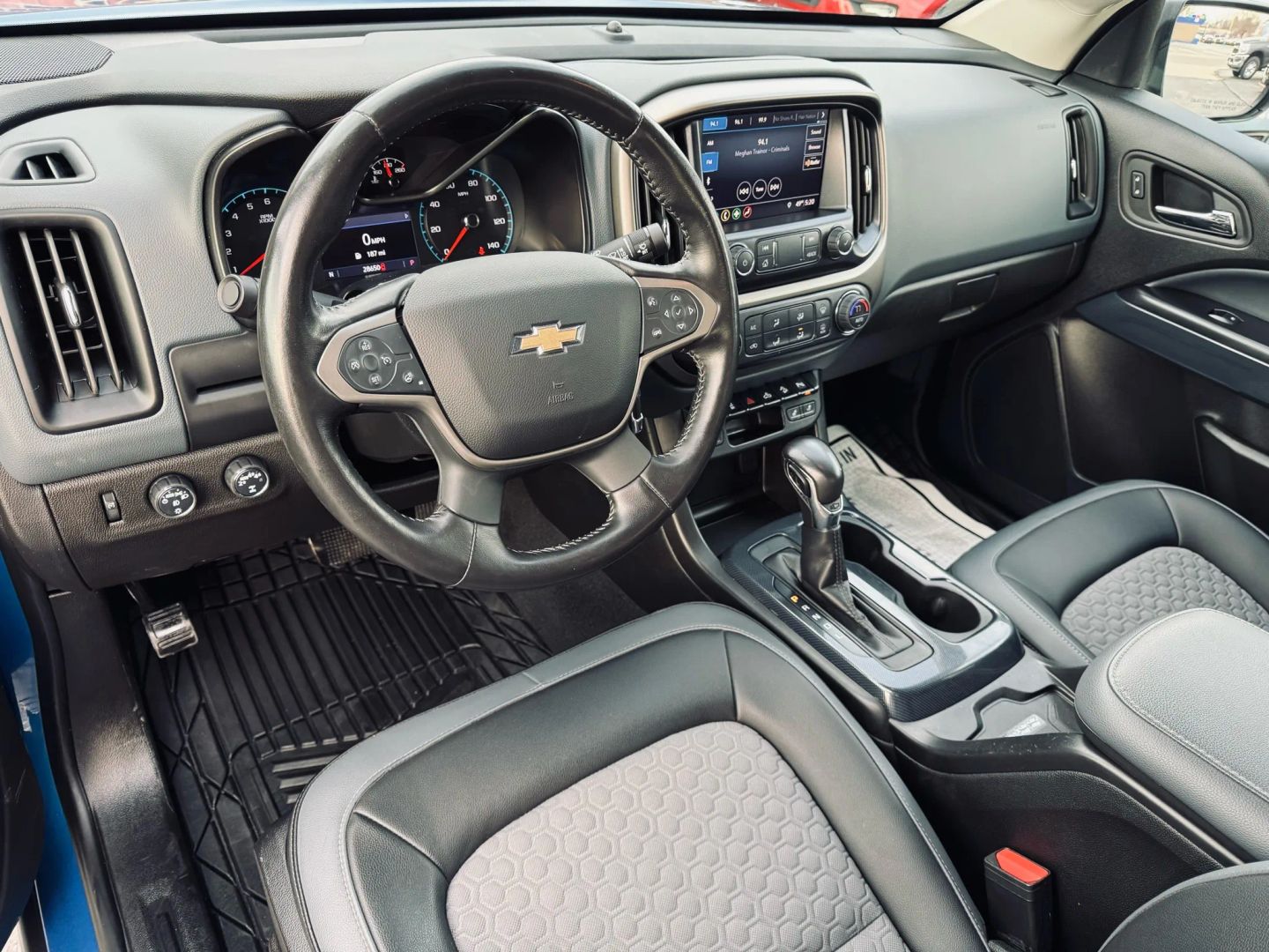 2022 Chevrolet Colorado Crew Cab - Image 9