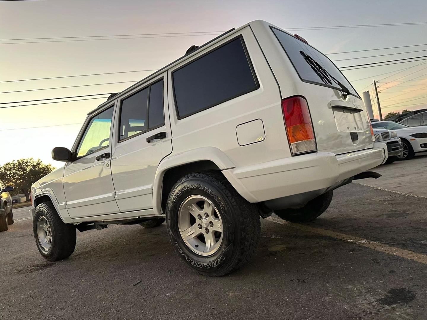 1998 Jeep Cherokee SPORT photo 4