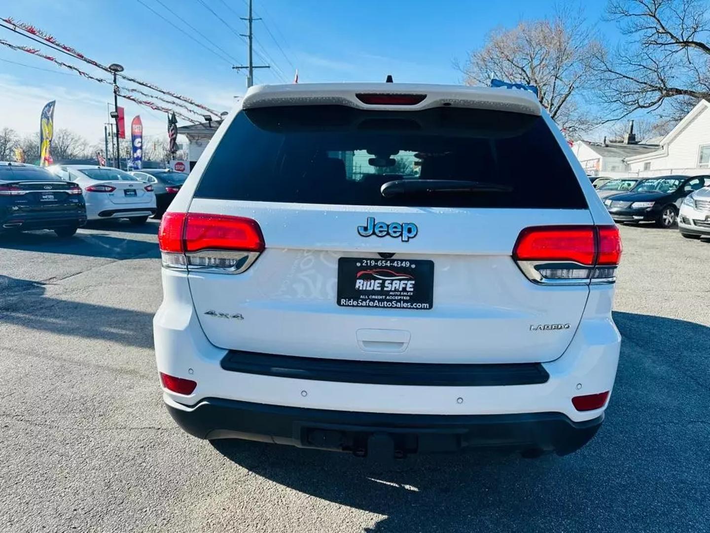 2017 Jeep Grand Cherokee Laredo E photo 4