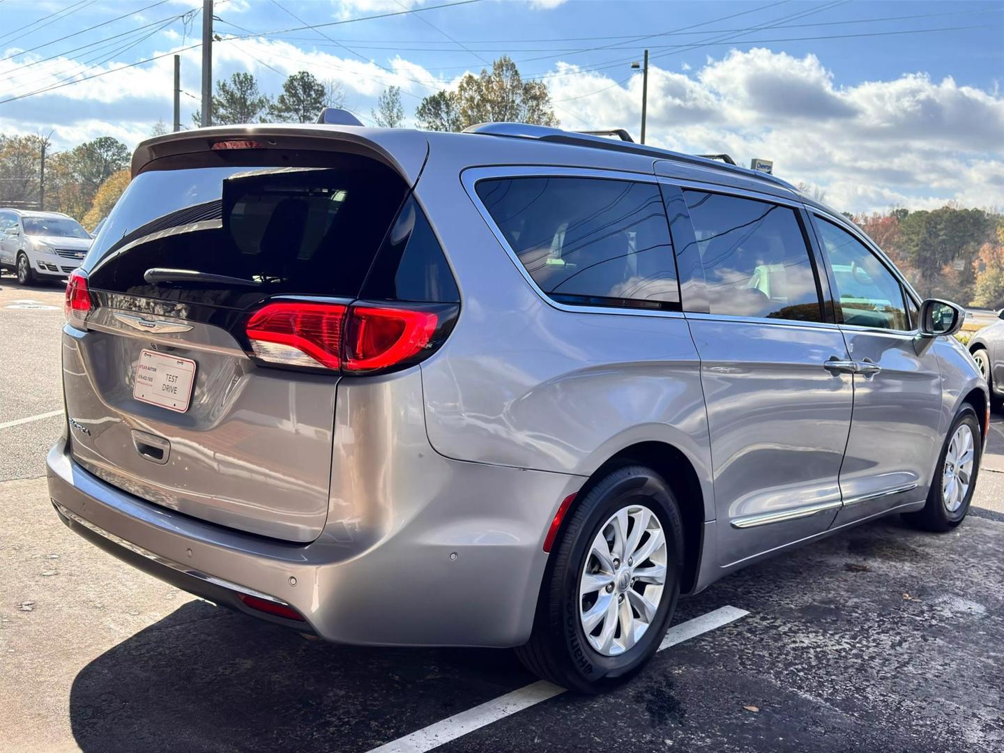 2018 Chrysler Pacifica Touring L photo 8