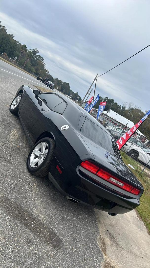 2014 Dodge Challenger SXT photo 4