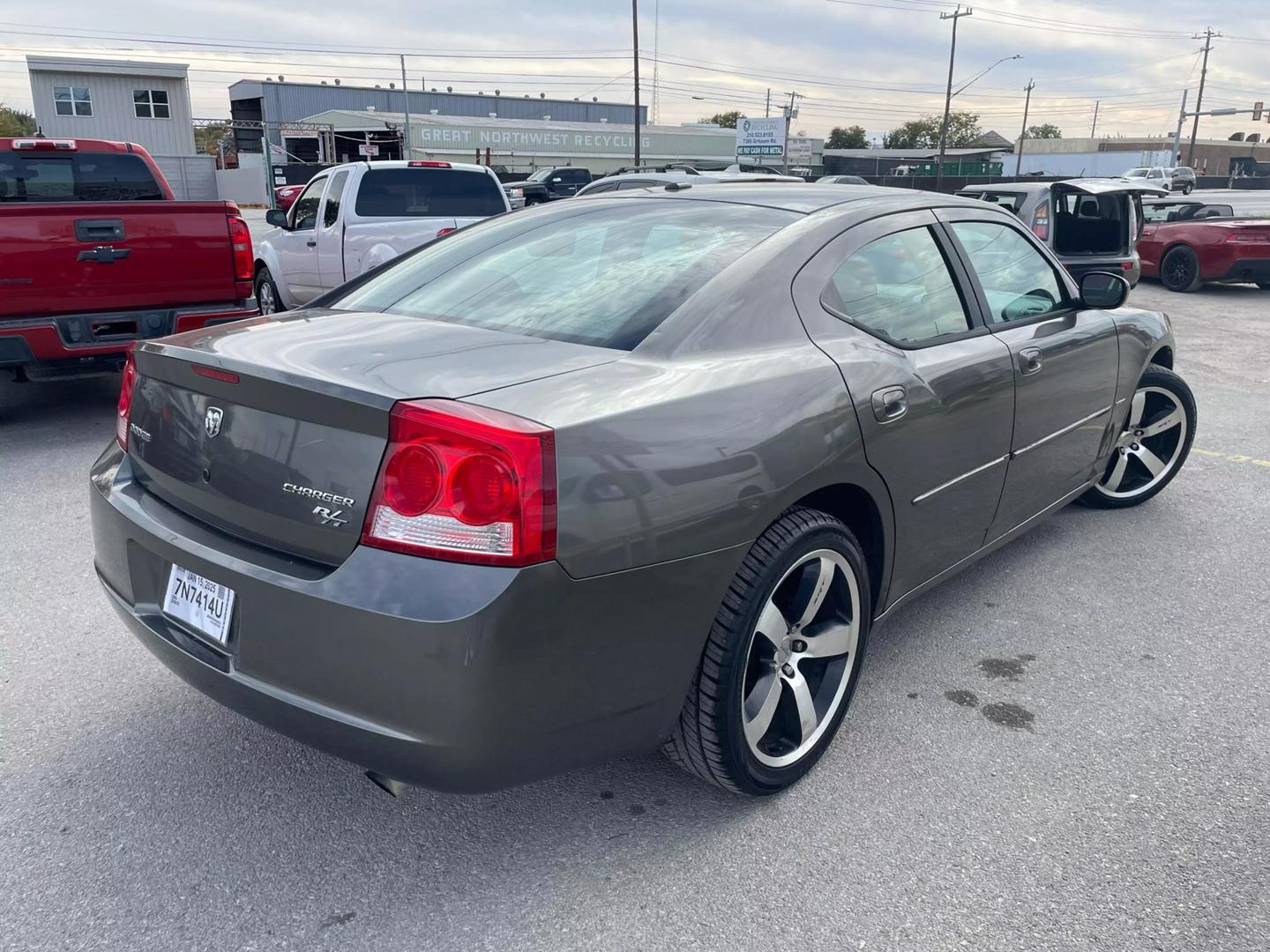 2009 Dodge Charger R/T photo 2