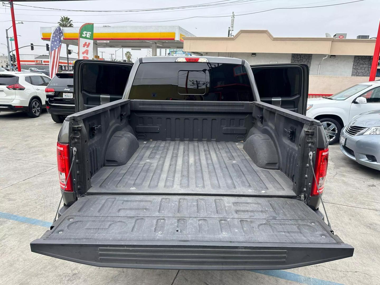 2016 Ford F-150 XLT photo 15