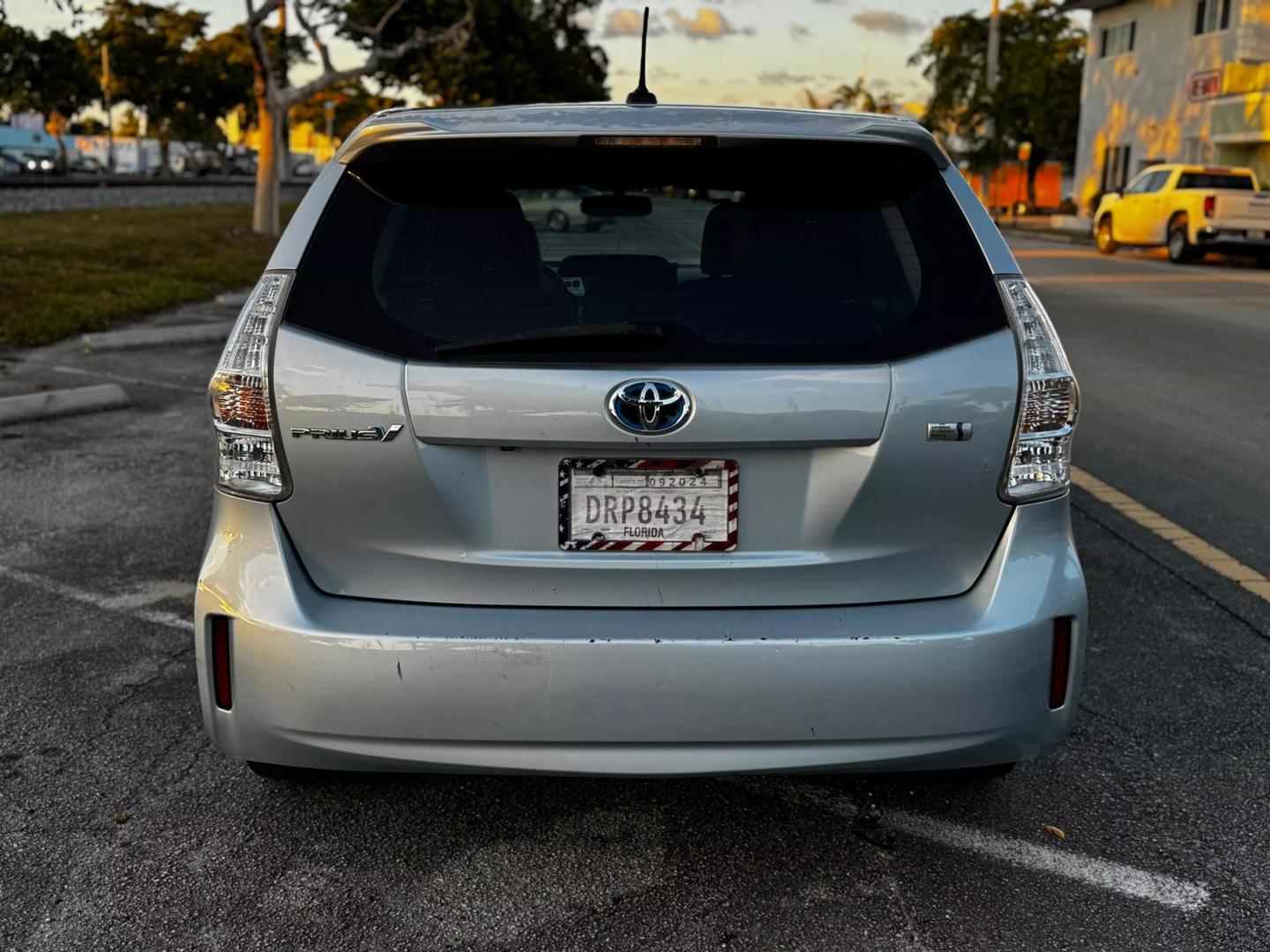 2012 Toyota Prius v Three photo 6