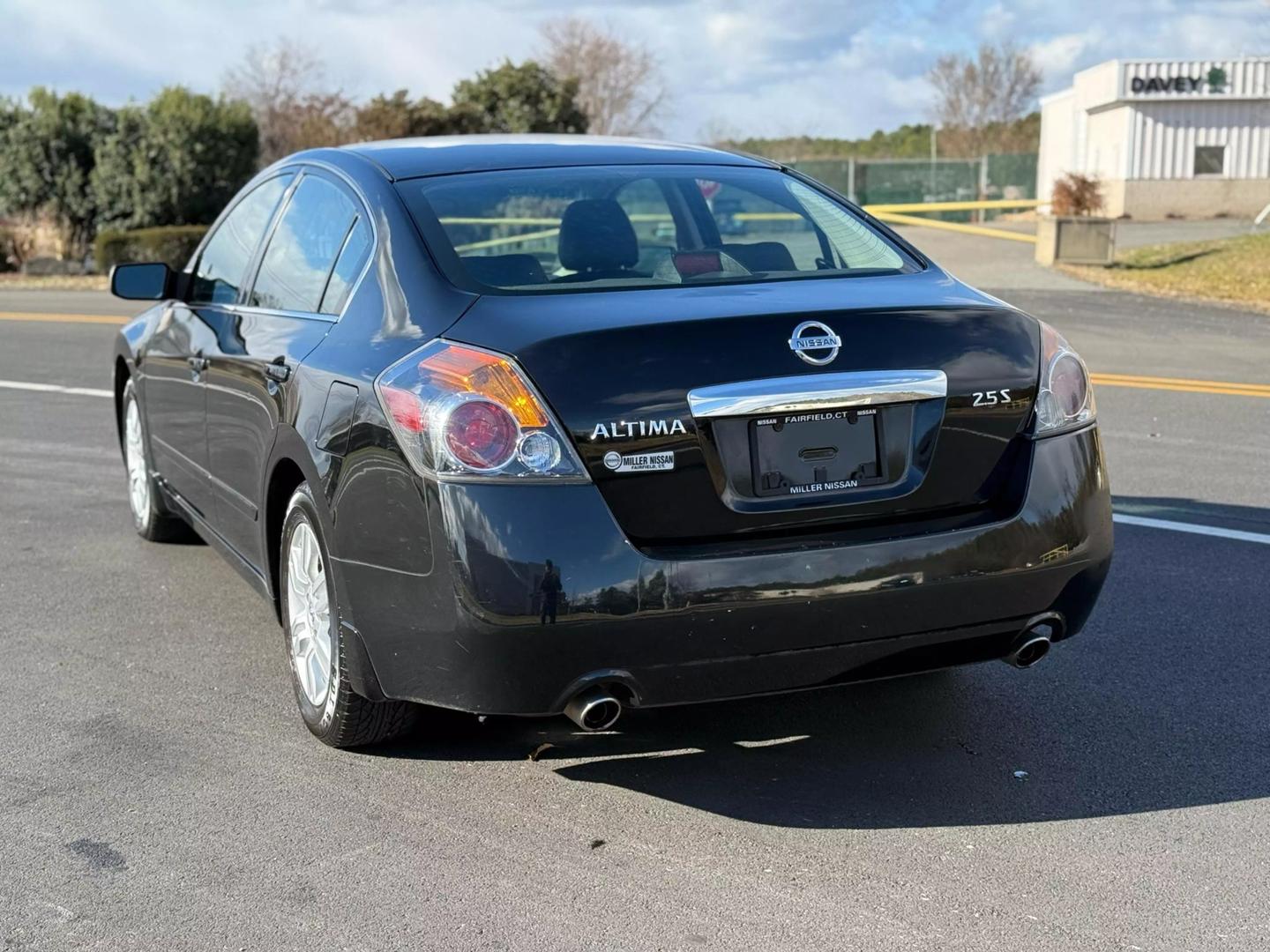 2010 Nissan Altima S photo 7