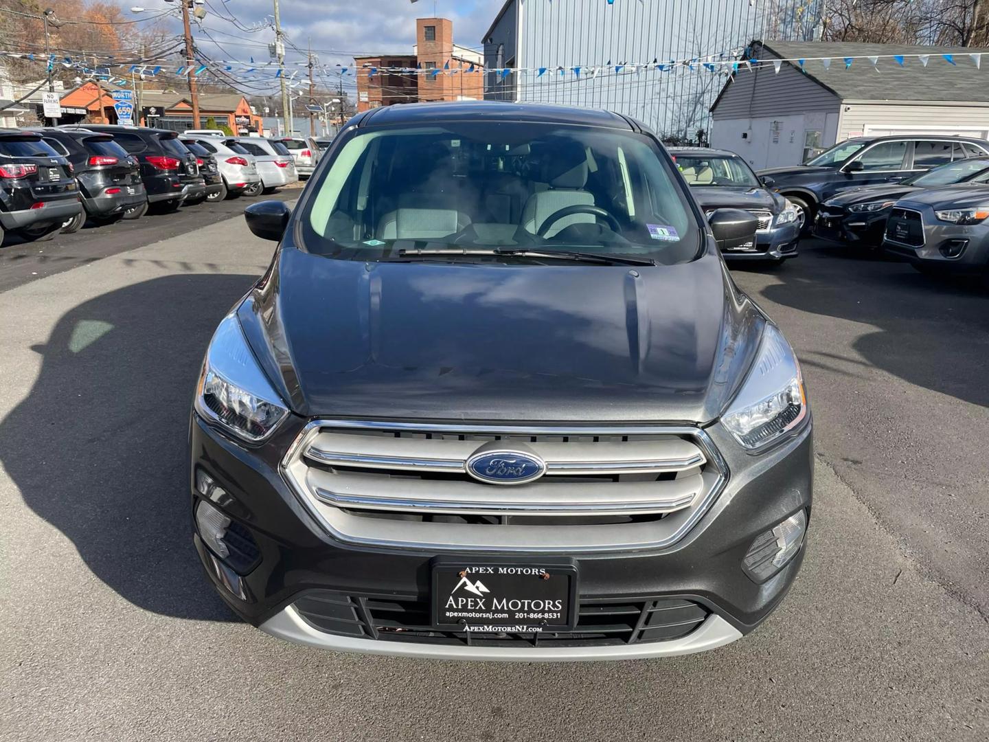 2019 Ford Escape SE photo 2