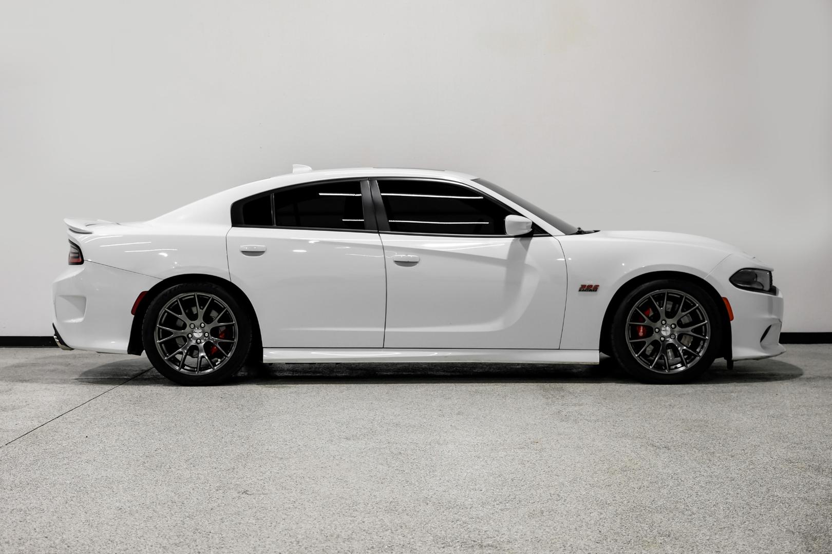 2016 Dodge Charger SRT 392 photo 5