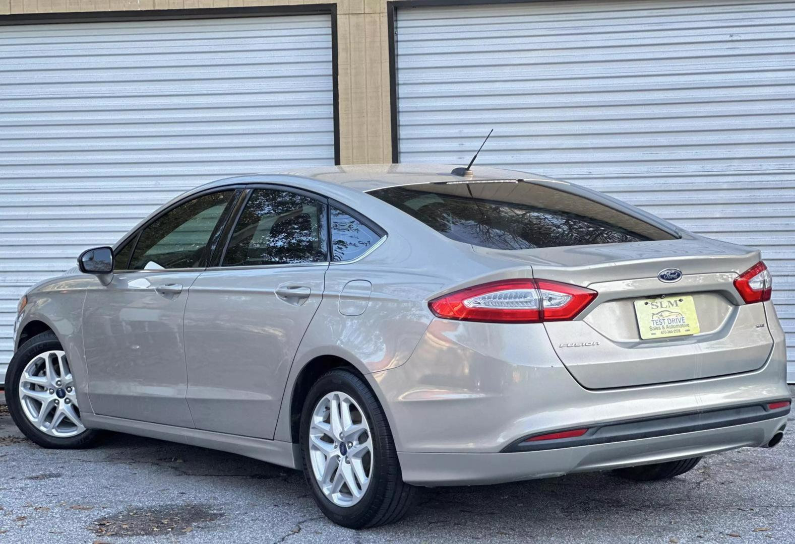 2015 Ford Fusion SE photo 15