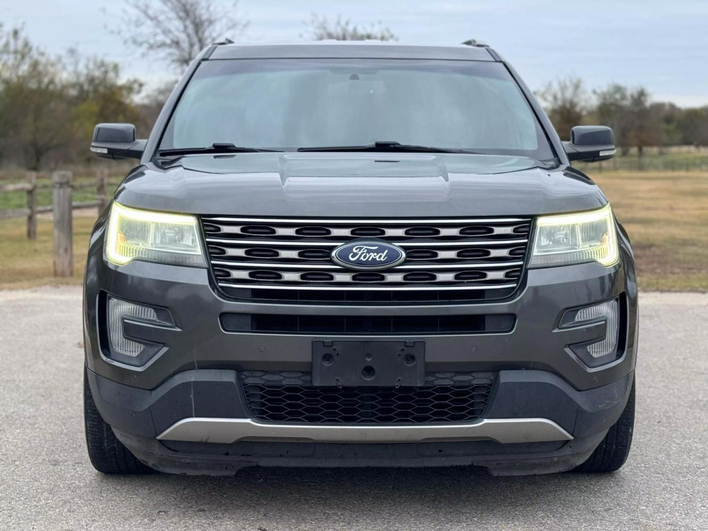 2016 Ford Explorer XLT photo 8