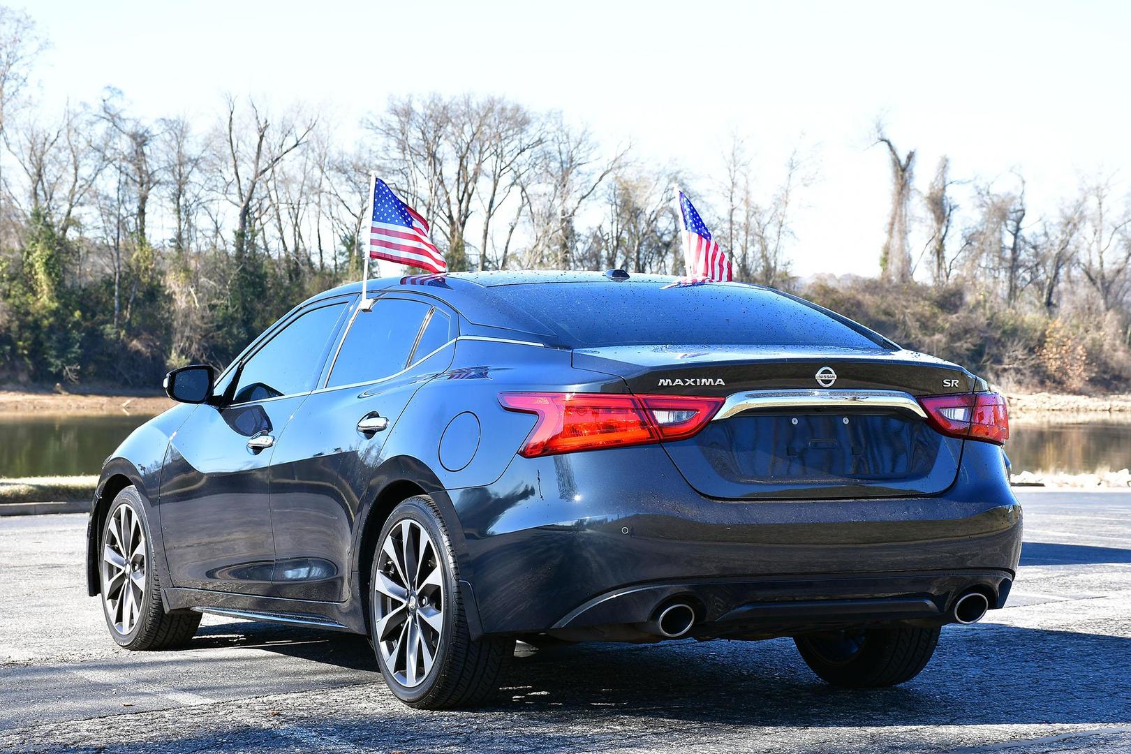 2016 Nissan Maxima SR photo 10