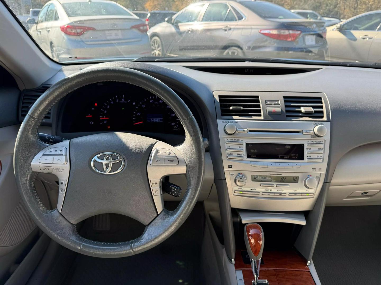 2011 Toyota Camry LE photo 15