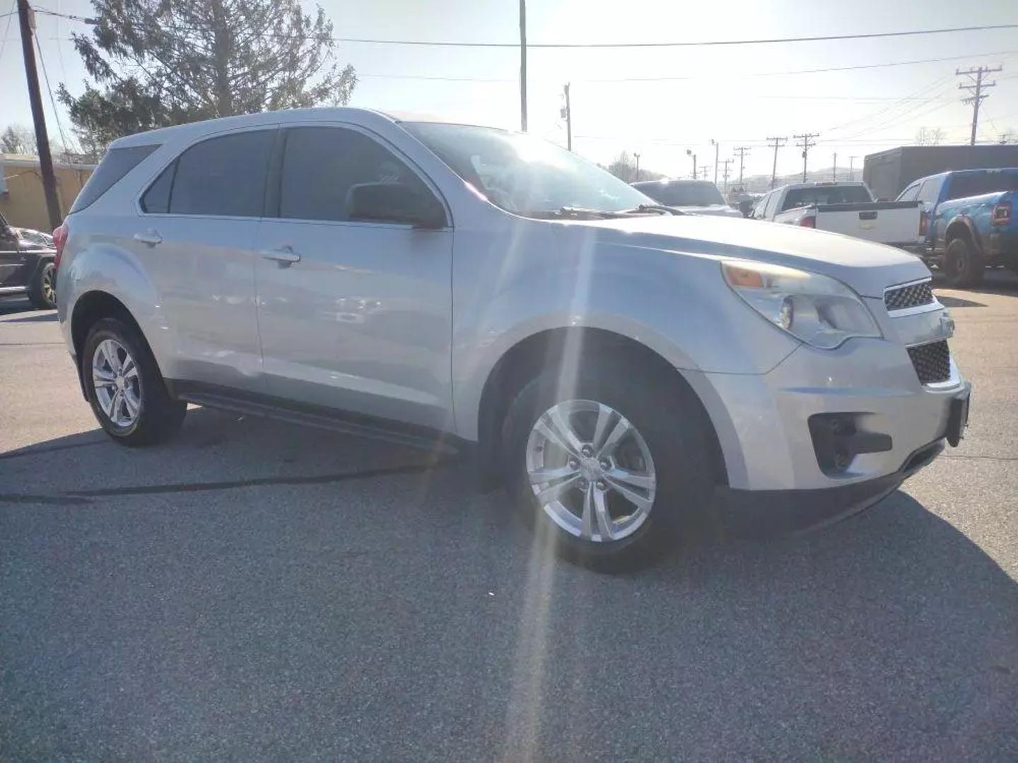 2013 Chevrolet Equinox LS photo 3