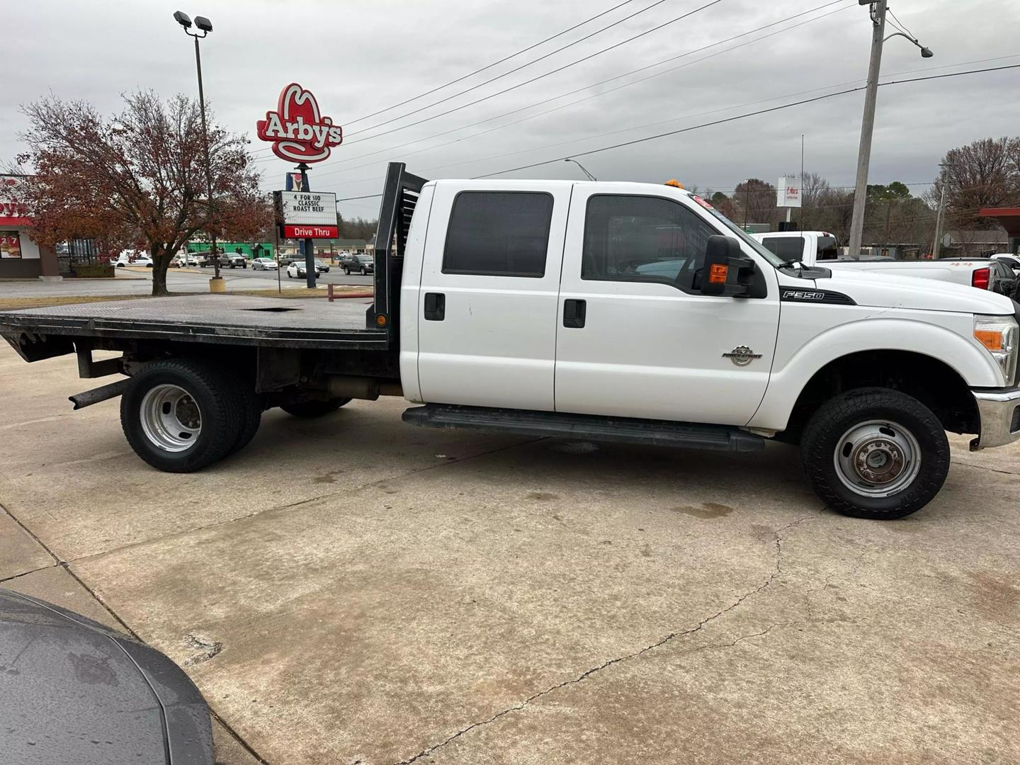 2015 Ford F-350 Super Duty Chassis Cab XL photo 5