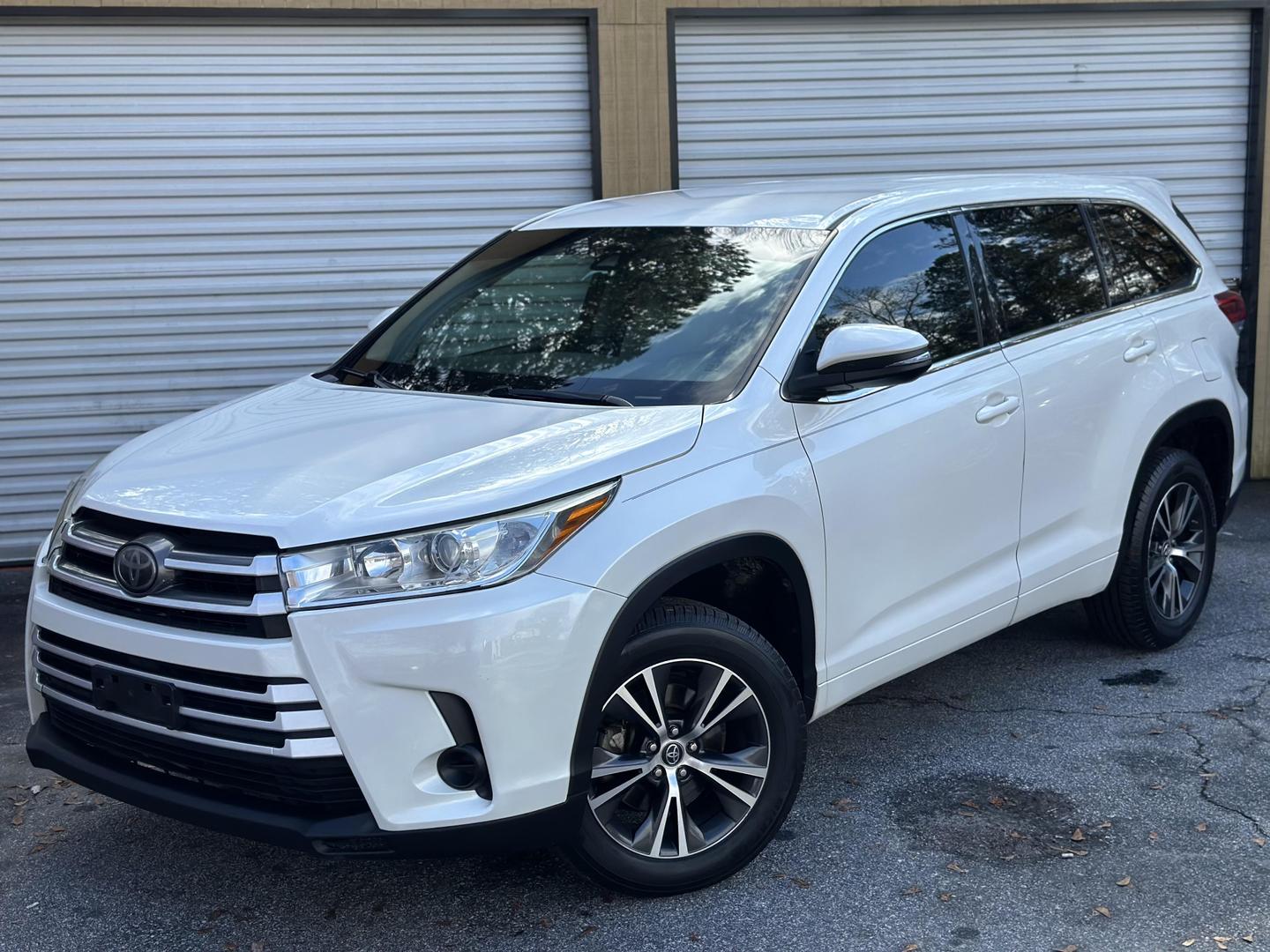 Toyota Highlander's photo