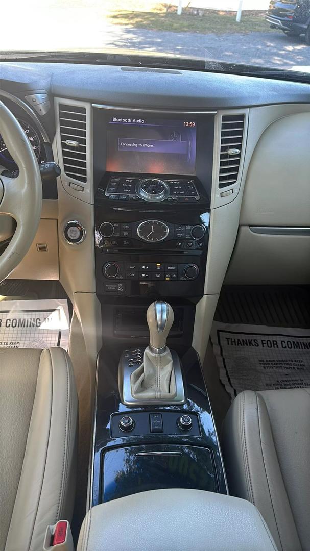 2014 INFINITI QX70 Base photo 11