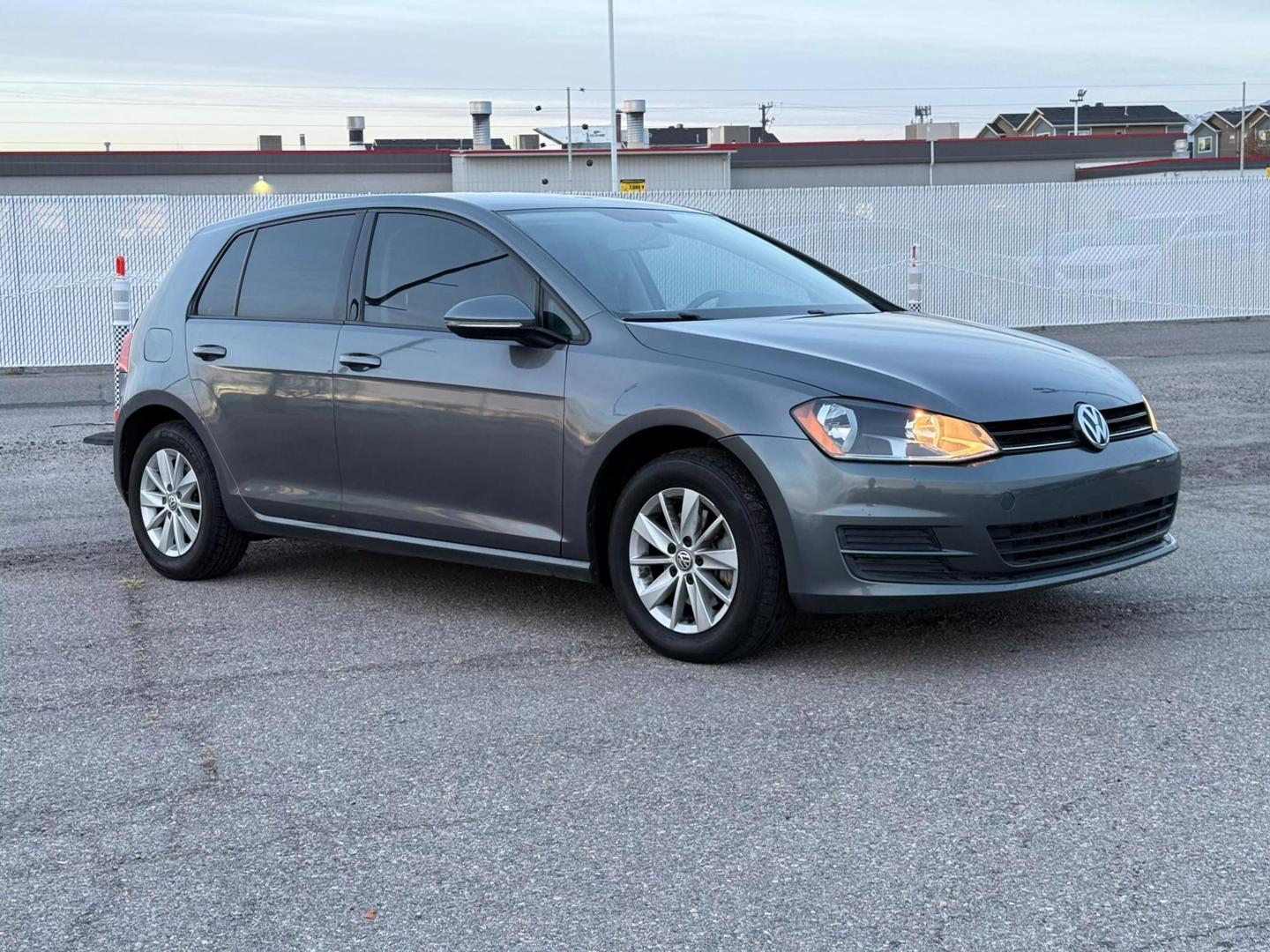 2016 Volkswagen Golf TSI S photo 3