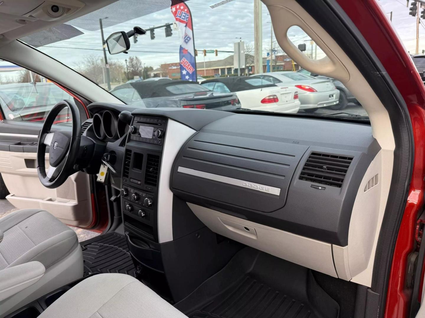 2008 Dodge Grand Caravan SXT photo 24