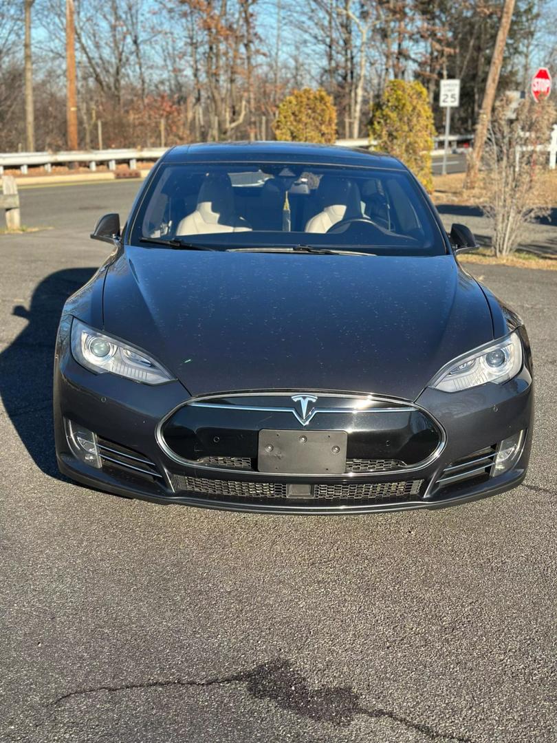 2015 Tesla Model S 85D photo 9