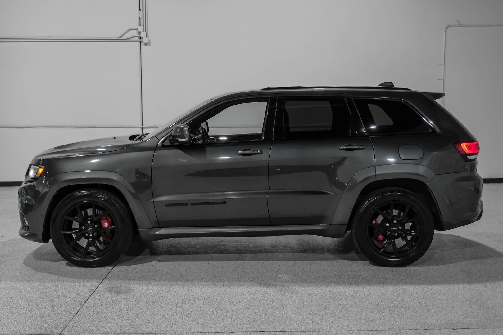 2018 Jeep Grand Cherokee SRT photo 9