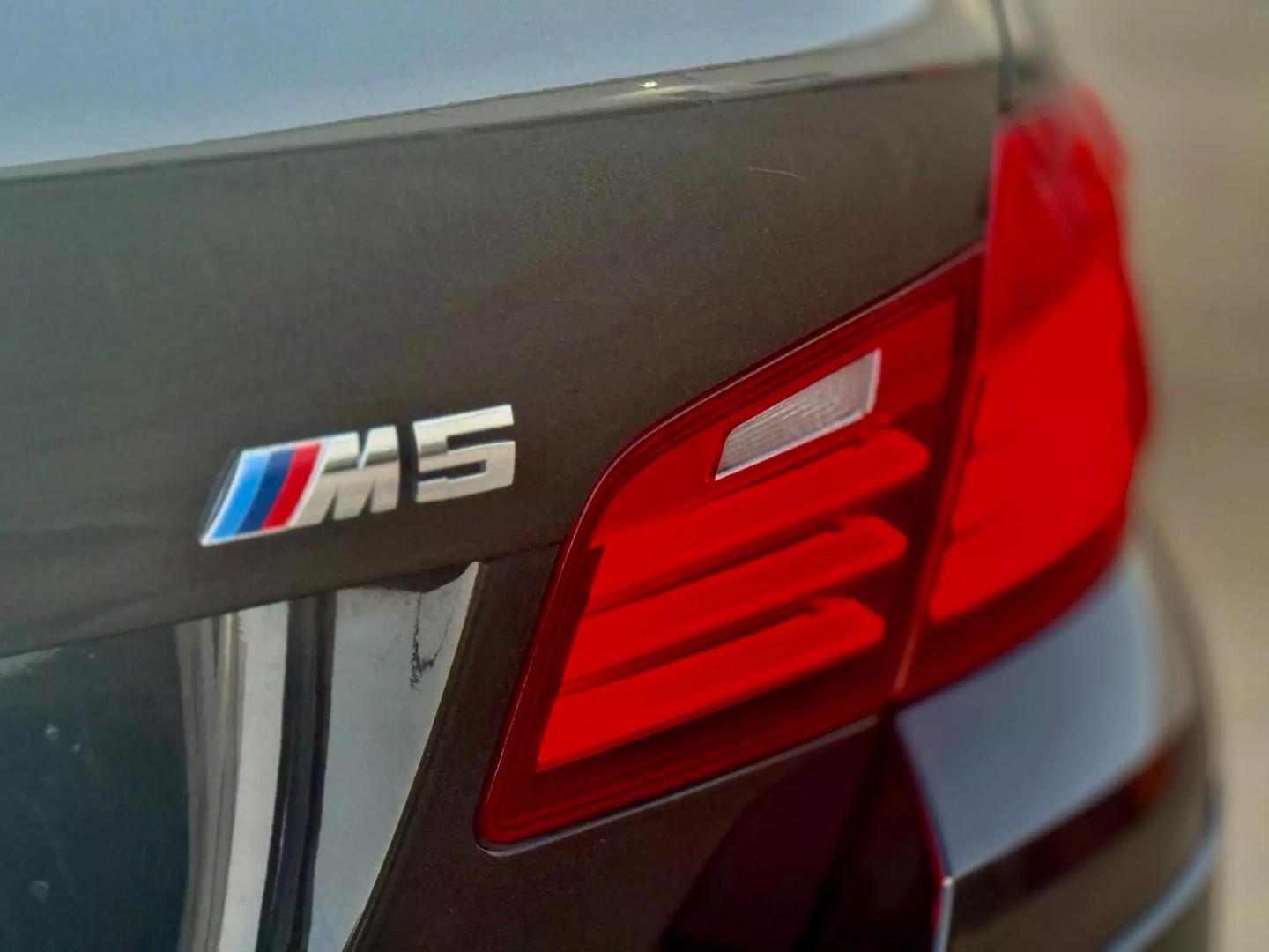 2015 BMW M5 Sedan Base photo 13