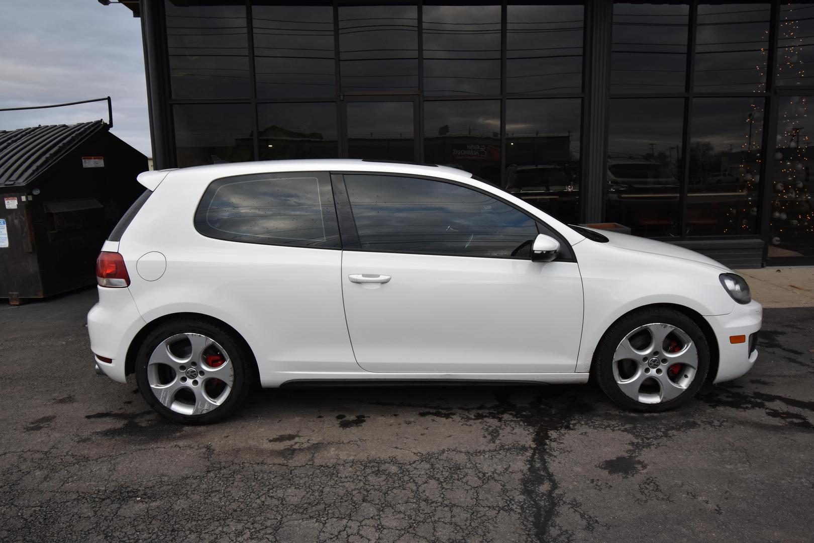 2010 Volkswagen GTI Base photo 7