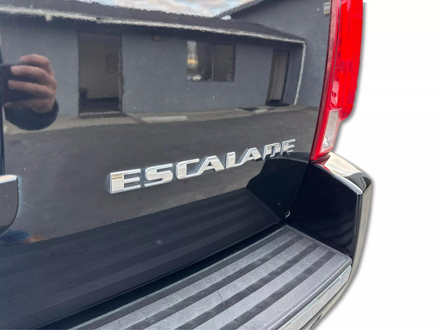 2010 Cadillac Escalade Premium photo 25