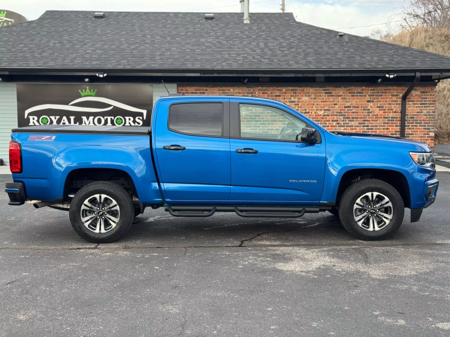 2022 Chevrolet Colorado Crew Cab - Image 8