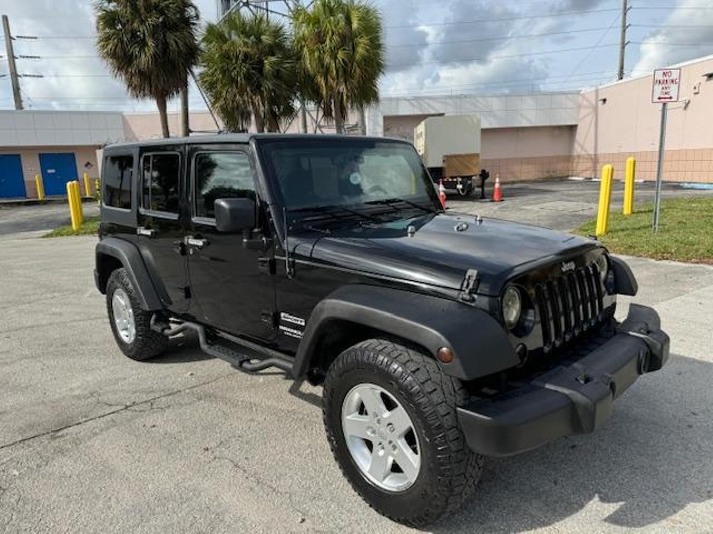 2015 Jeep Wrangler Unlimited Sport photo 4