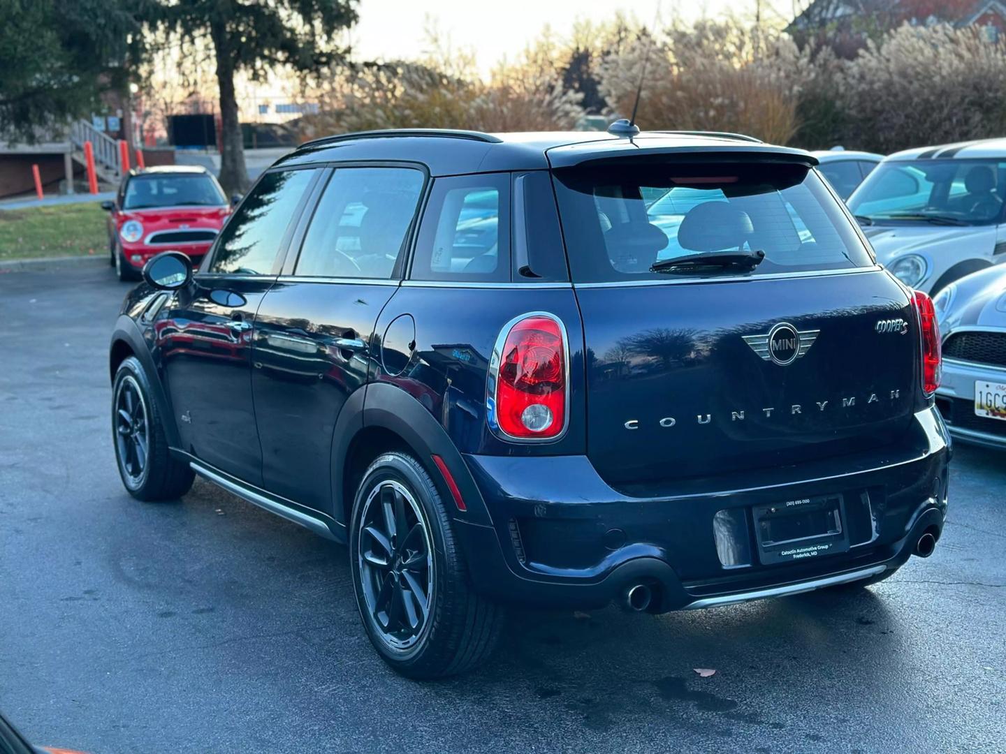 2015 MINI Countryman Countryman S photo 11