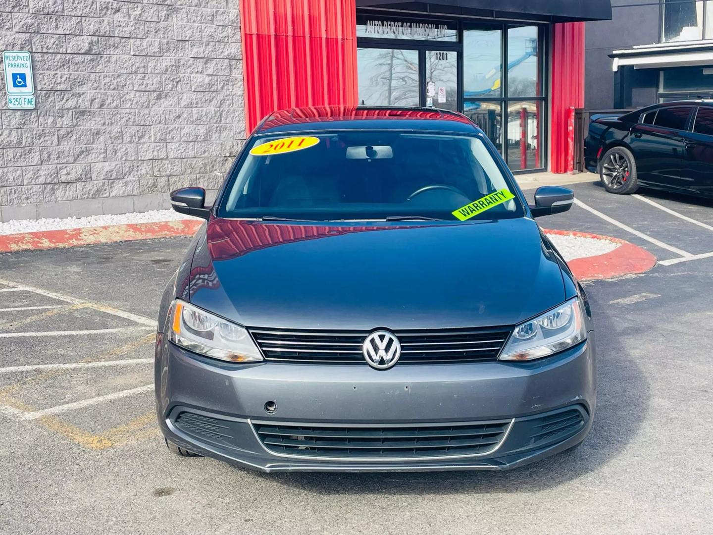 2011 Volkswagen Jetta SE photo 3