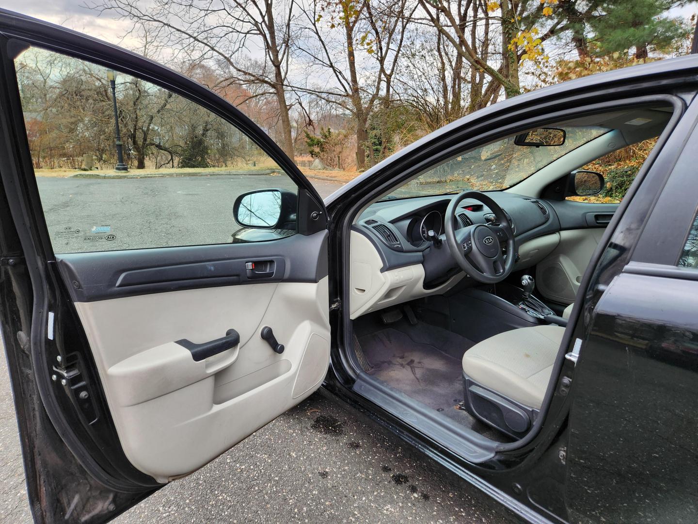 2011 Kia Forte LX photo 5