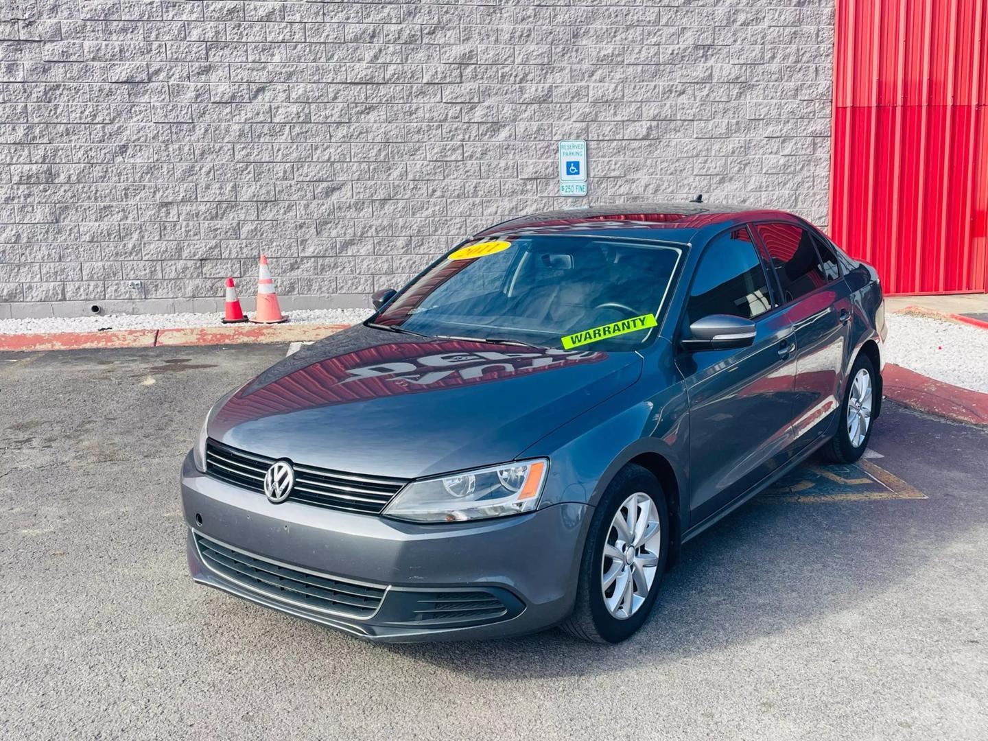 2011 Volkswagen Jetta SE photo 2