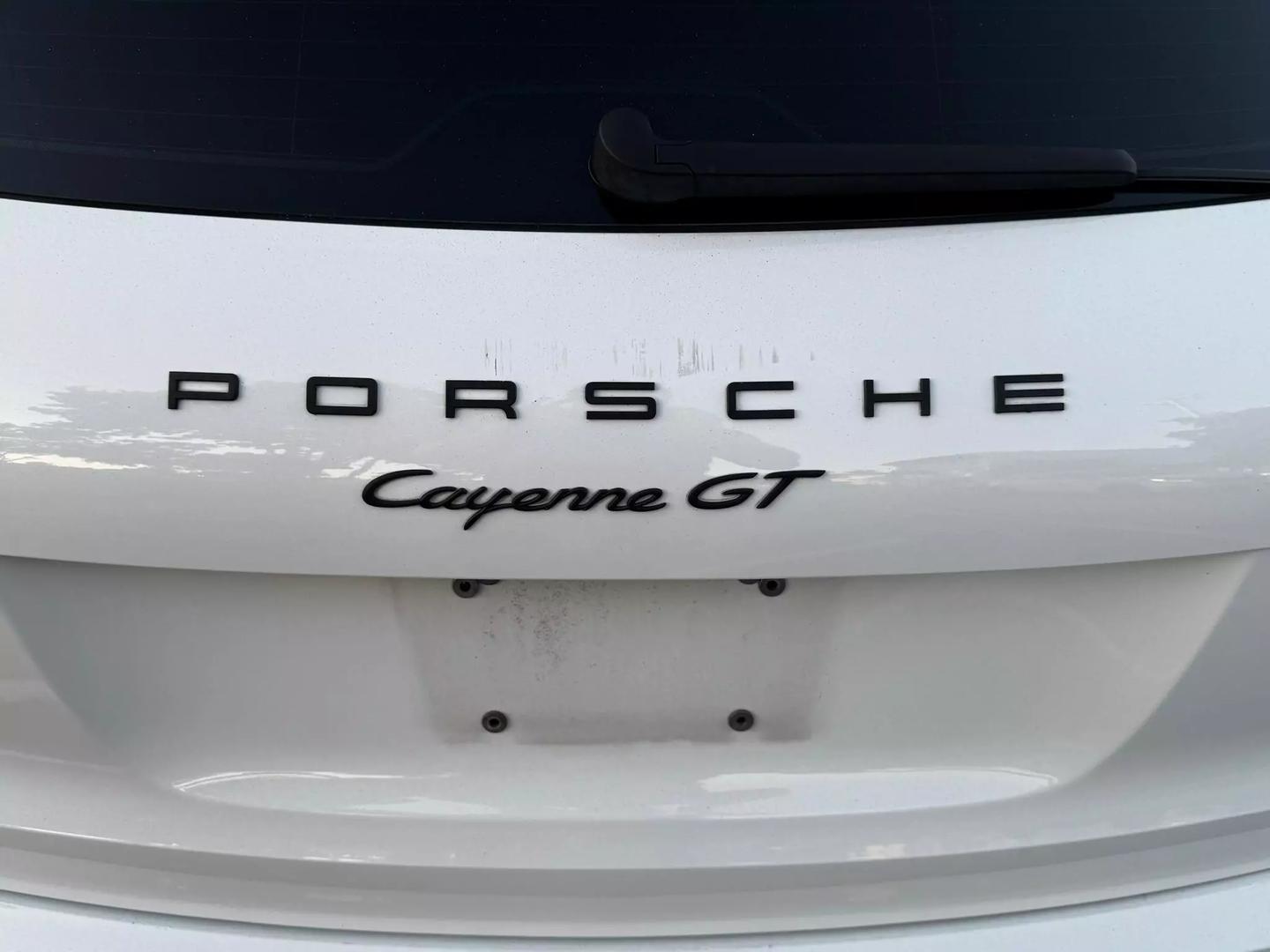 2016 Porsche Cayenne GTS photo 14