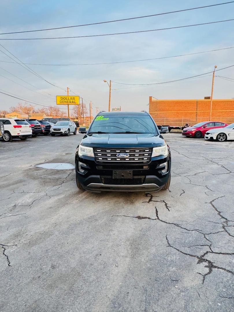 2017 Ford Explorer XLT photo 7