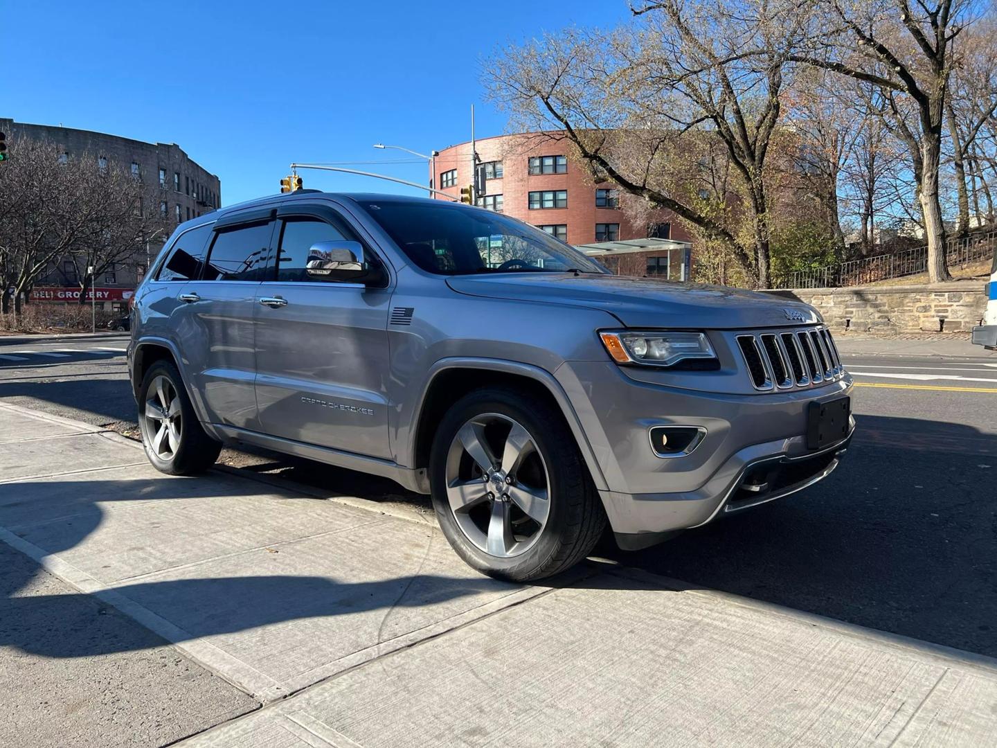 2015 Jeep Grand Cherokee Overland photo 4