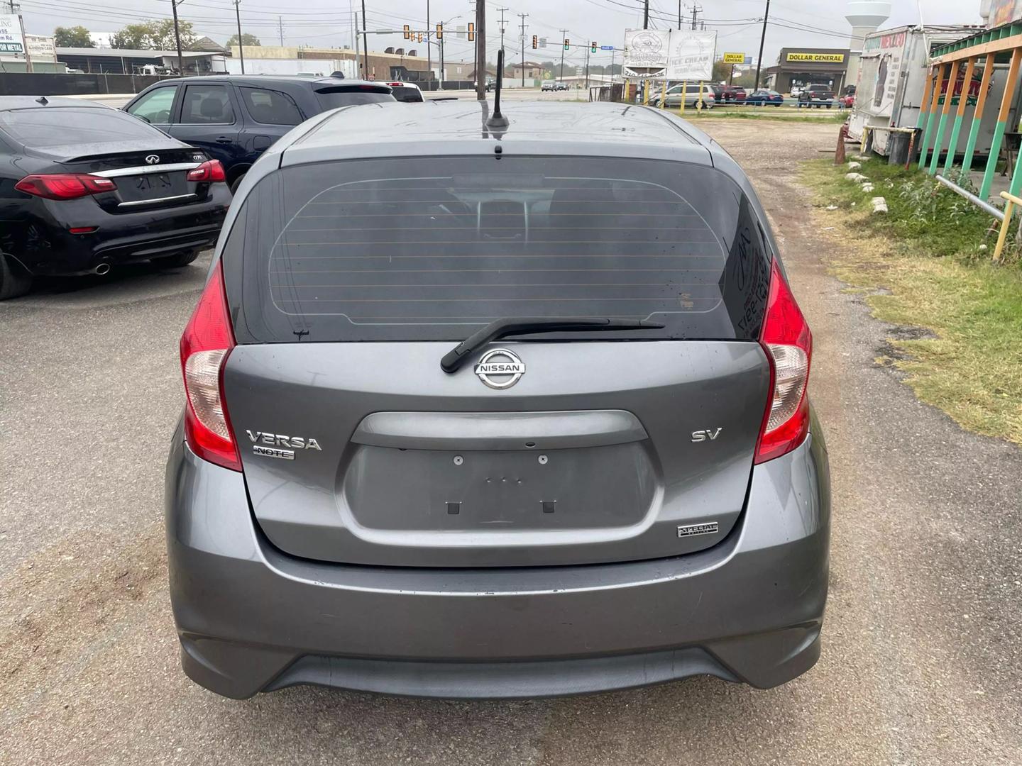 2018 Nissan Versa Note SV photo 5