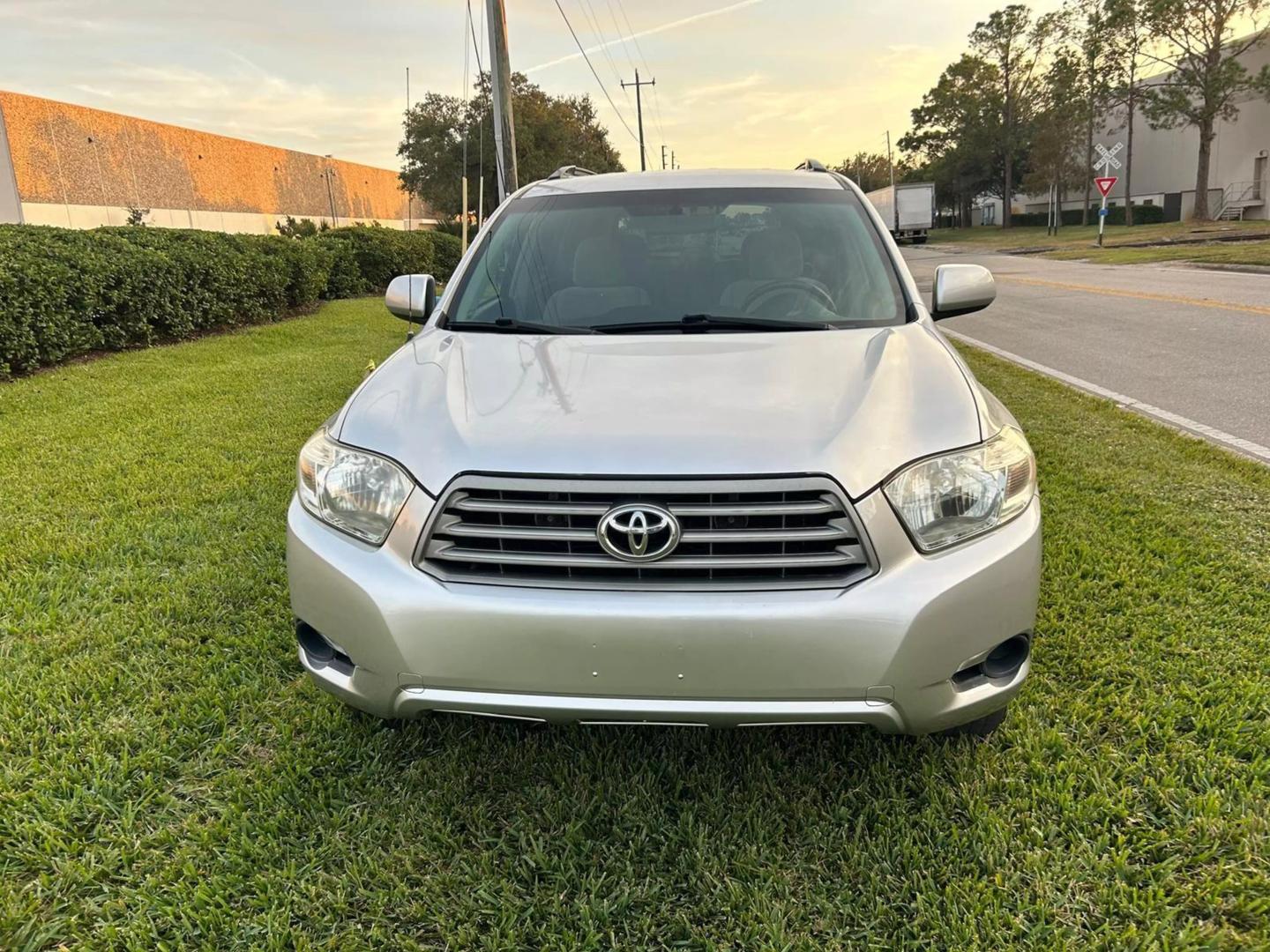 2008 Toyota Highlander Base photo 2