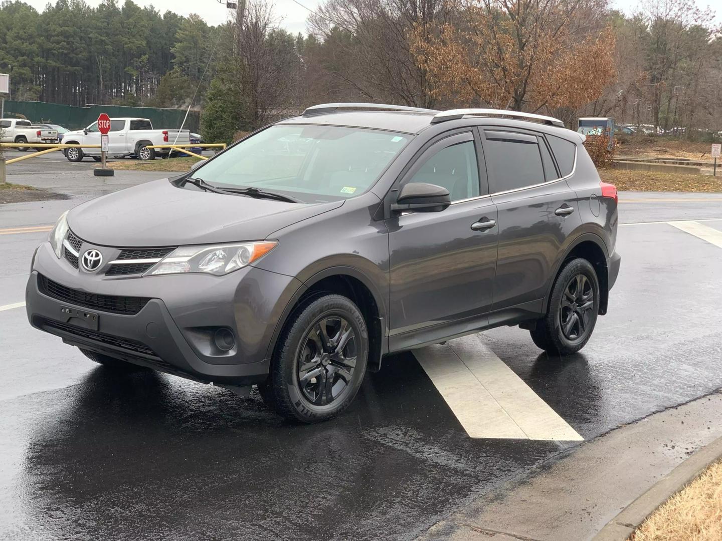 2015 Toyota RAV4 LE photo 17