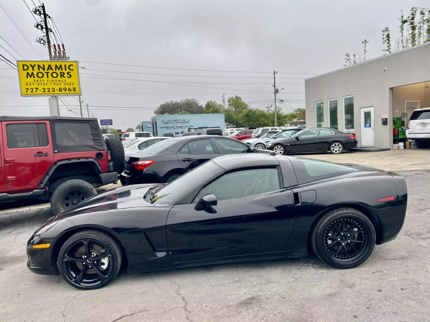 2005 Chevrolet Corvette Base photo 2