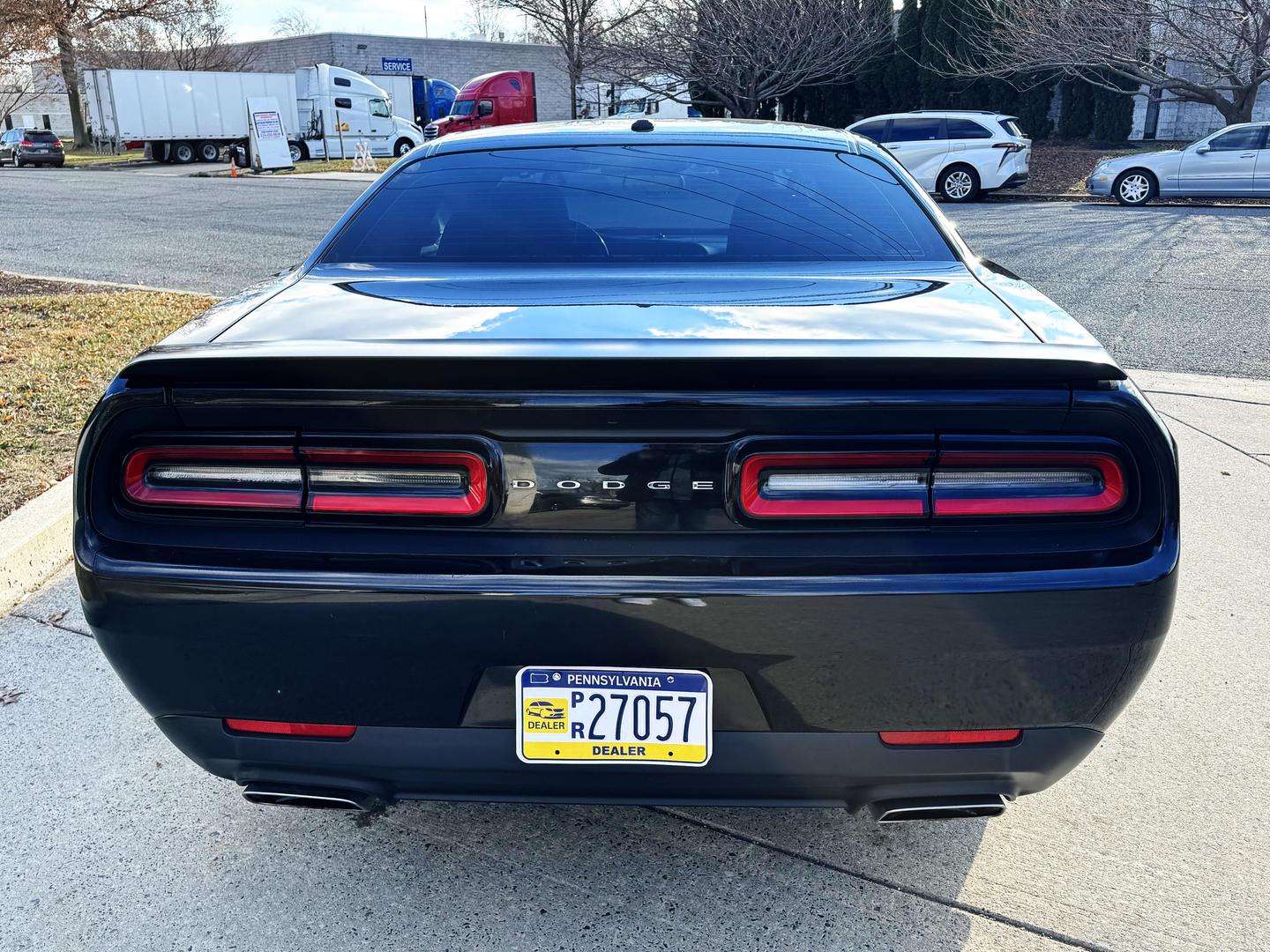 2017 Dodge Challenger R/T photo 5