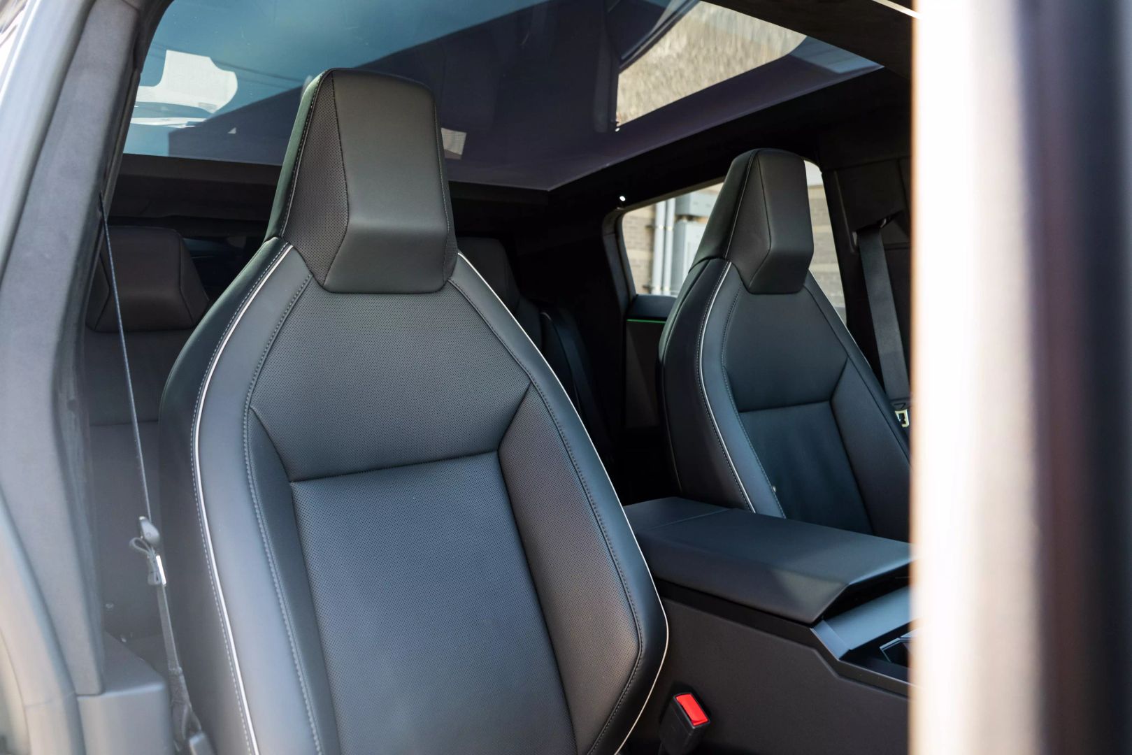 2024 Tesla Cybertruck - Image 42