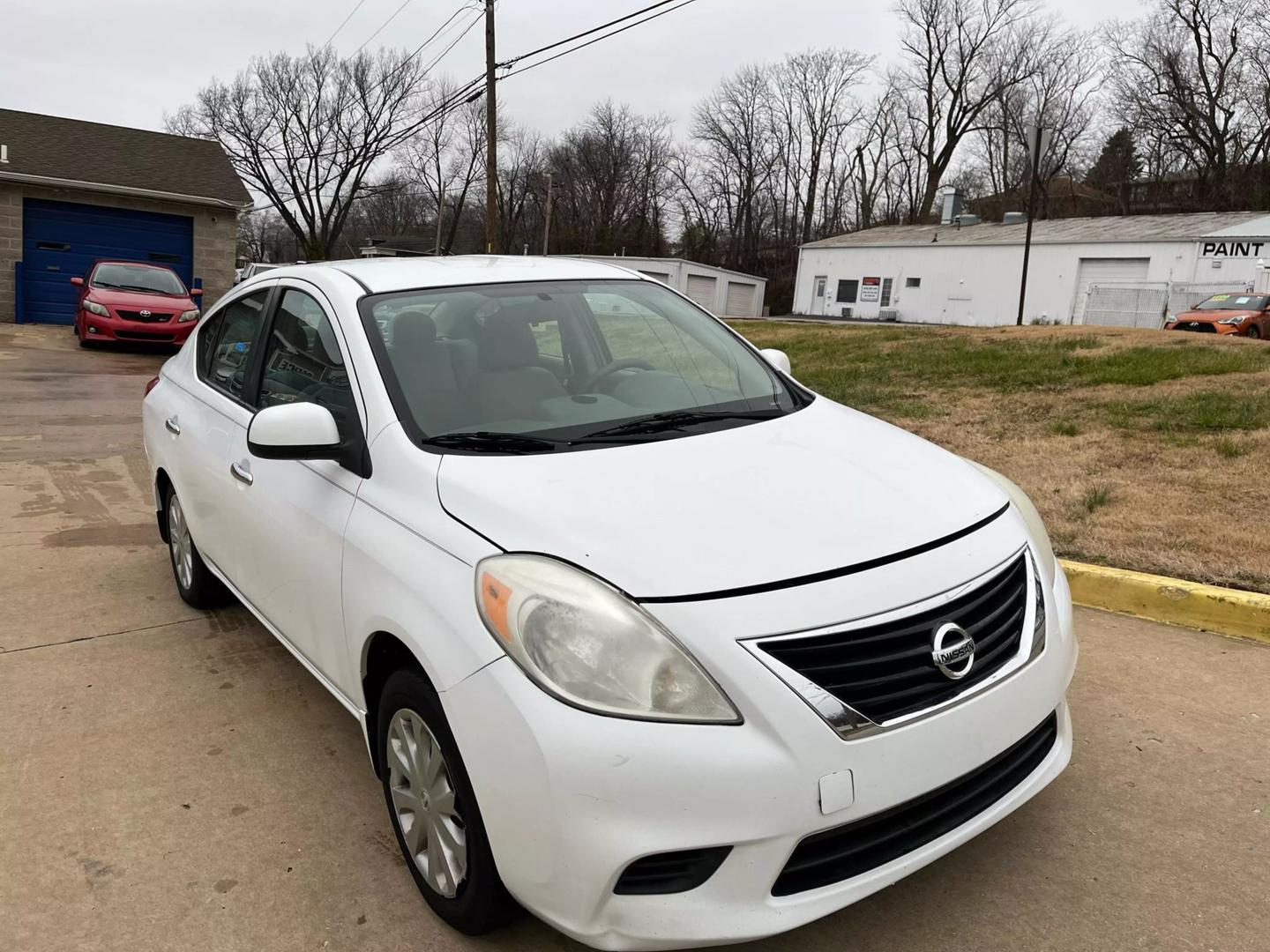 2012 Nissan Versa SL photo 3