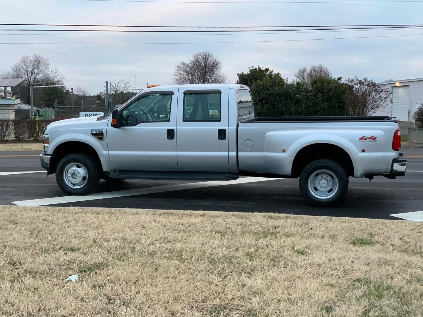 2008 Ford F-350 Super Duty XL photo 13