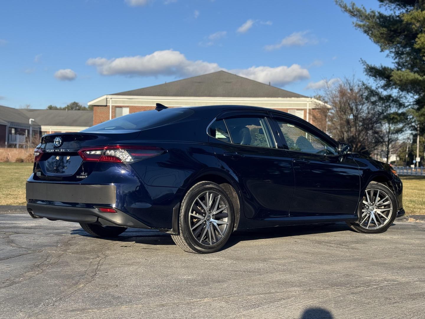 2022 Toyota Camry XLE photo 11