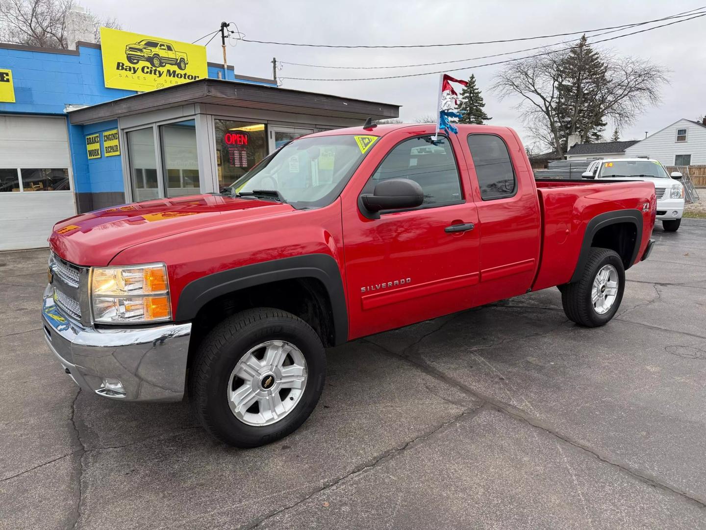 2013 Chevrolet Silverado 1500 LT photo 1